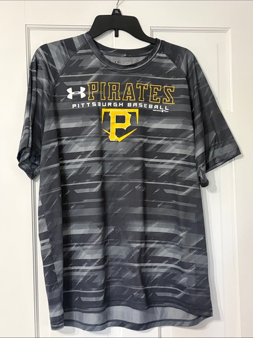 Under Armour Gray Pittsburgh Pirates Performance Tee with Yellow Logo - read